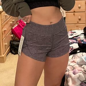 Lululemon track that shorts high rise 3inch